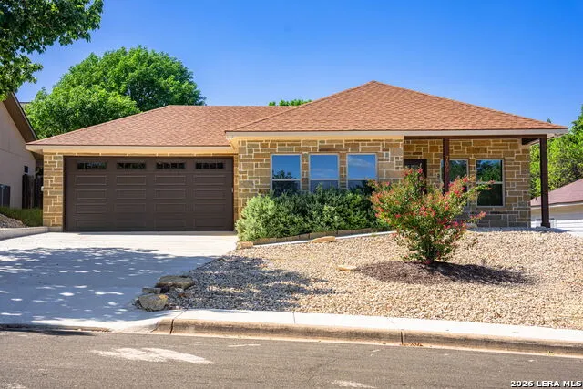 706 OAK VALLEY DR Kerrville, TX 78028