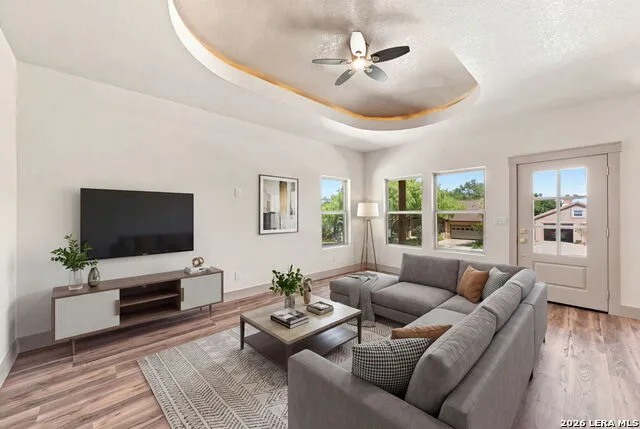 706 OAK VALLEY DR Kerrville, TX 78028