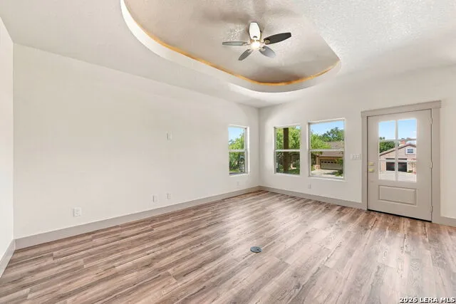706 OAK VALLEY DR Kerrville, TX 78028
