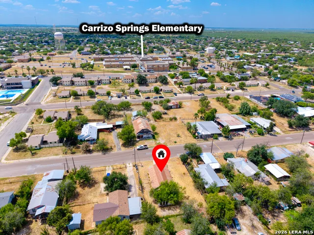 601 5TH ST Carrizo Springs, TX 78834