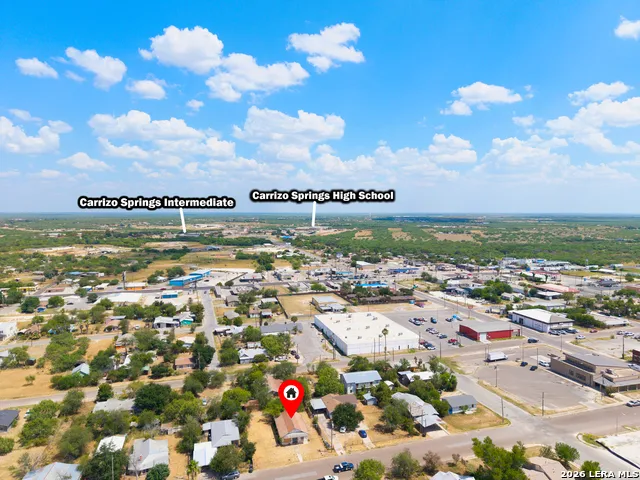 601 5TH ST Carrizo Springs, TX 78834