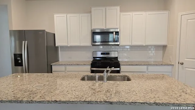 4911 THERALITE TRL San Antonio, TX 78253