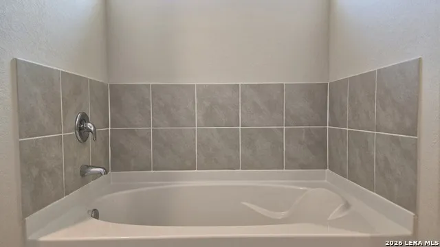 4911 THERALITE TRL San Antonio, TX 78253