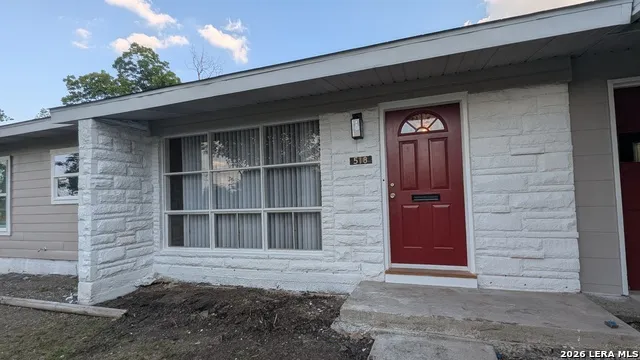 518 Craigmont San Antonio, TX 78213