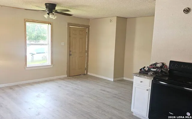 907 Hough Adkins, TX 78101