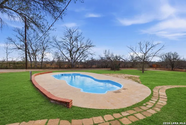 13040 Tomlynn Atascosa, TX 78002