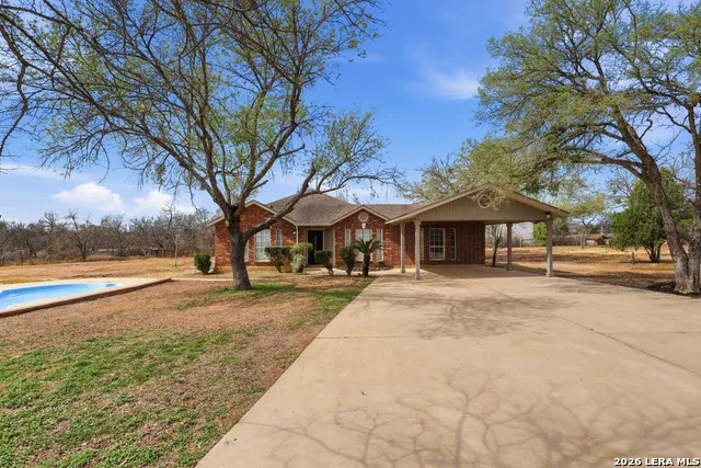 13040 Tomlynn Atascosa, TX 78002