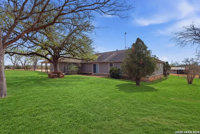 13040 Tomlynn Atascosa, TX 78002