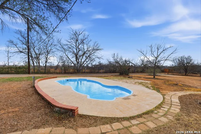 13040 Tomlynn Atascosa, TX 78002