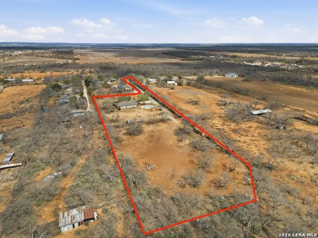13040 Tomlynn Atascosa, TX 78002