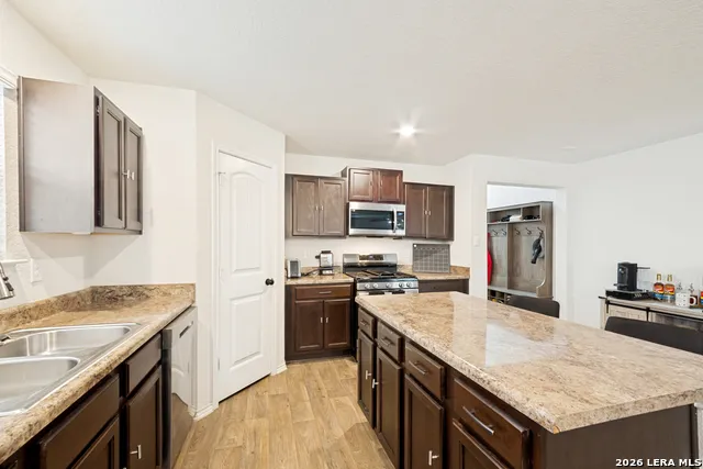11903 HONDO CRK San Antonio, TX 78245