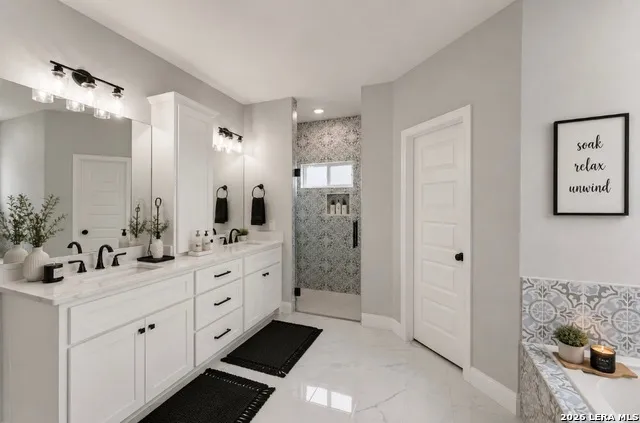113 Pine Valley Dr La Vernia, TX 78121