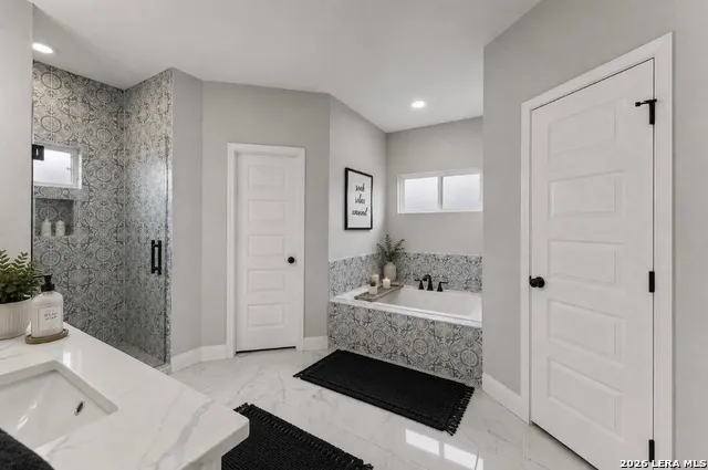 113 Pine Valley Dr La Vernia, TX 78121