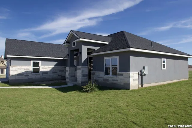 113 Pine Valley Dr La Vernia, TX 78121