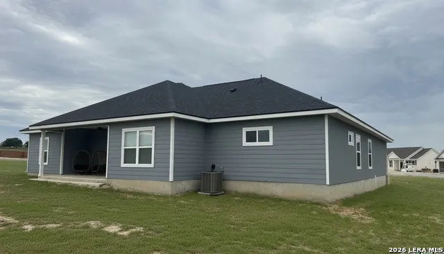 113 Pine Valley Dr La Vernia, TX 78121