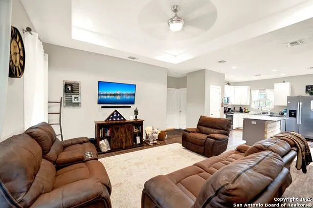 1301 Avenue H Hondo, TX 78861