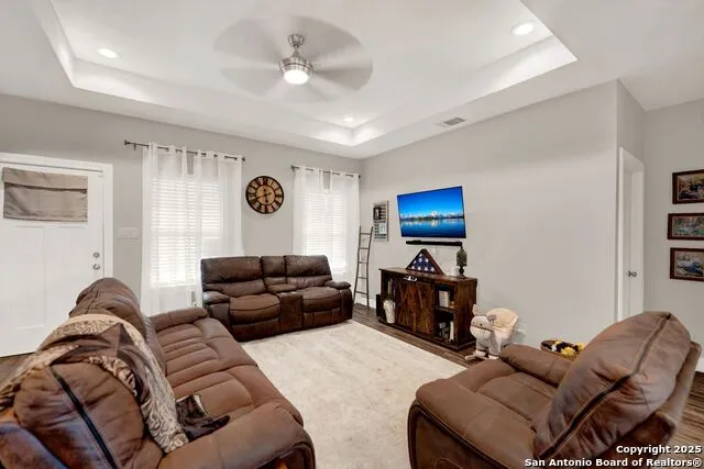 1301 Avenue H Hondo, TX 78861