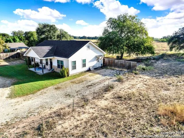 1301 Avenue H Hondo, TX 78861