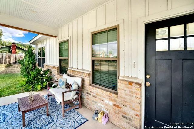 1301 Avenue H Hondo, TX 78861
