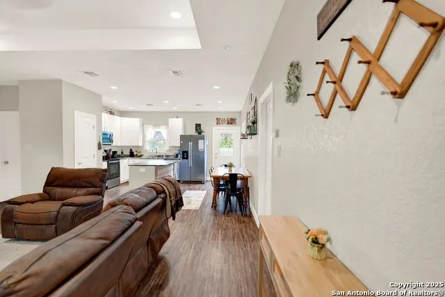 1301 Avenue H Hondo, TX 78861