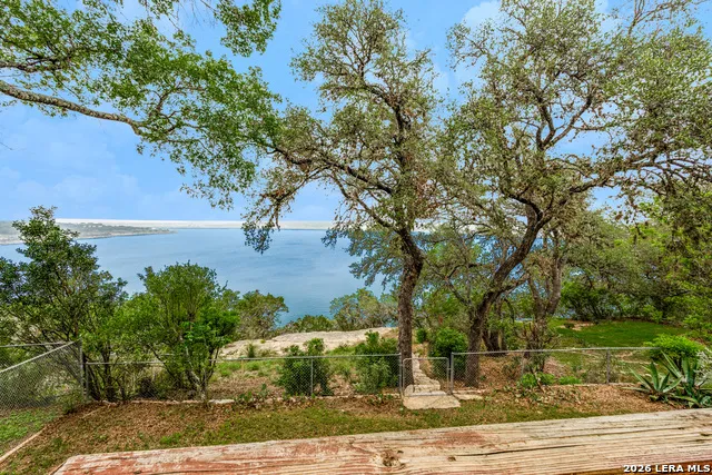 1924 Stagecoach Canyon Lake, TX 78133