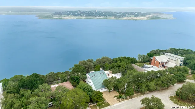 1924 Stagecoach Canyon Lake, TX 78133
