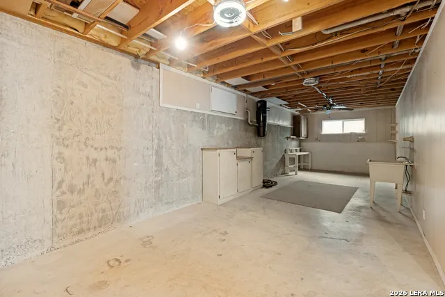 1924 Stagecoach Canyon Lake, TX 78133