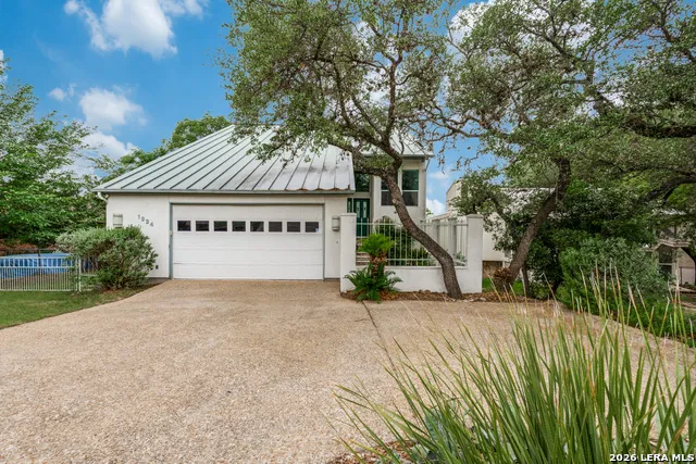 1924 Stagecoach Canyon Lake, TX 78133