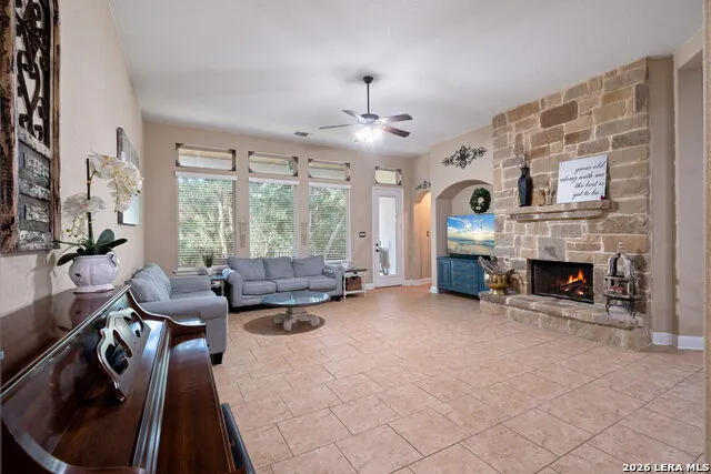 5608 COPPER CRK New Braunfels, TX 78132