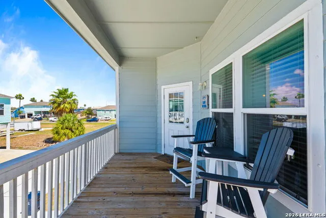 107 Caledonia Dr Rockport, TX 78382