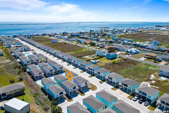 107 Caledonia Dr Rockport, TX 78382