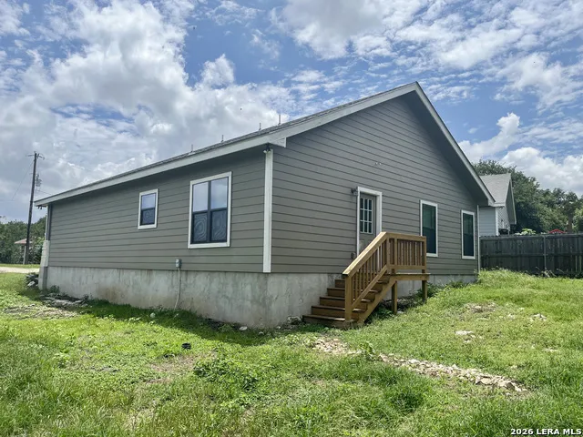 1491 Live Oak Dr Spring Branch, TX 78070