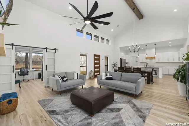 200 OAK FIELDS DR Floresville, TX 78114