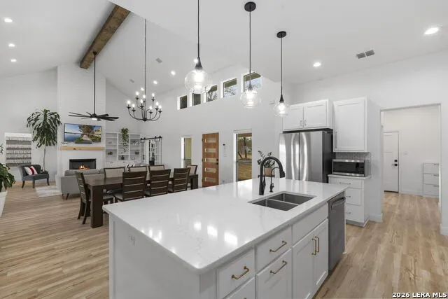 200 OAK FIELDS DR Floresville, TX 78114