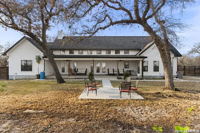 200 OAK FIELDS DR Floresville, TX 78114