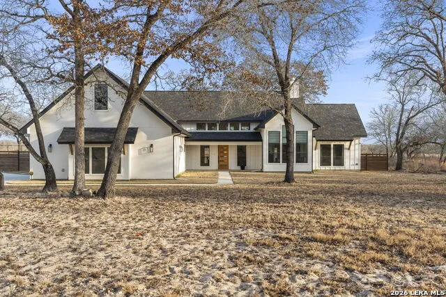 200 OAK FIELDS DR Floresville, TX 78114