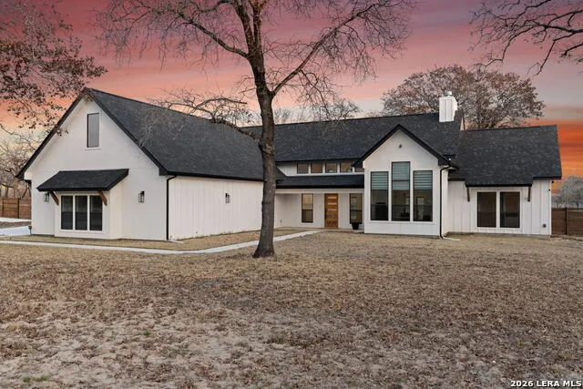 200 OAK FIELDS DR Floresville, TX 78114