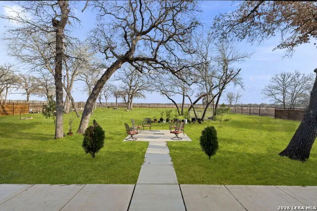 200 OAK FIELDS DR Floresville, TX 78114