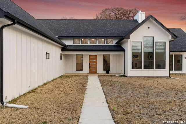 200 OAK FIELDS DR Floresville, TX 78114