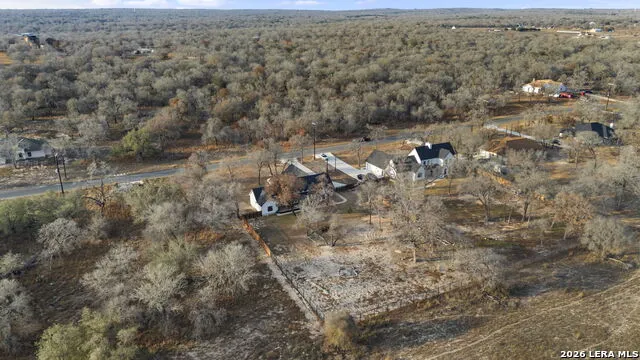 200 OAK FIELDS DR Floresville, TX 78114