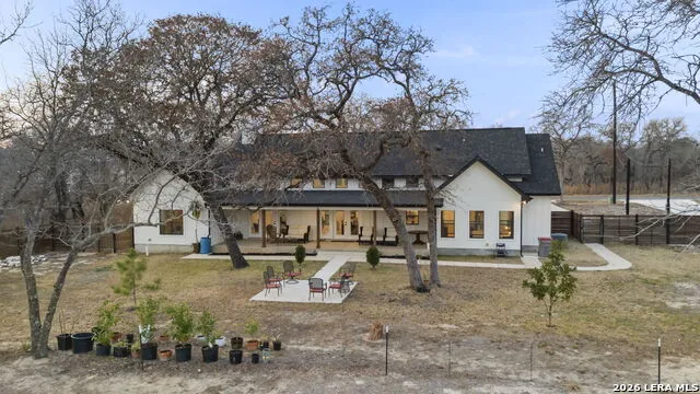 200 OAK FIELDS DR Floresville, TX 78114