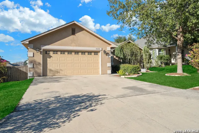 1634 Sunblossom Cir New Braunfels, TX 78130