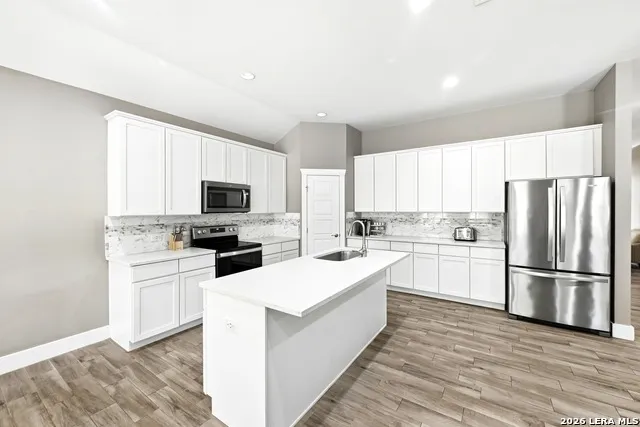 210 TAHITIAN DR Bastrop, TX 78602