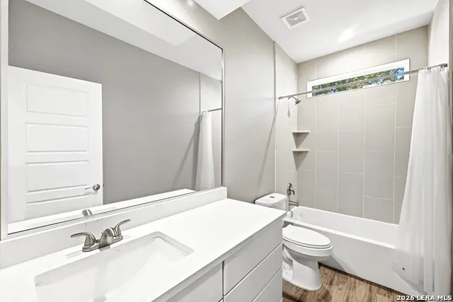 210 TAHITIAN DR Bastrop, TX 78602