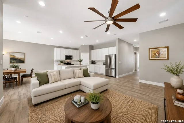 210 TAHITIAN DR Bastrop, TX 78602