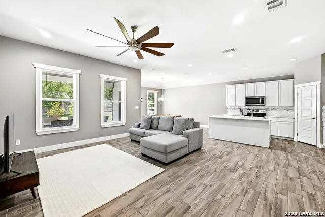 210 TAHITIAN DR Bastrop, TX 78602