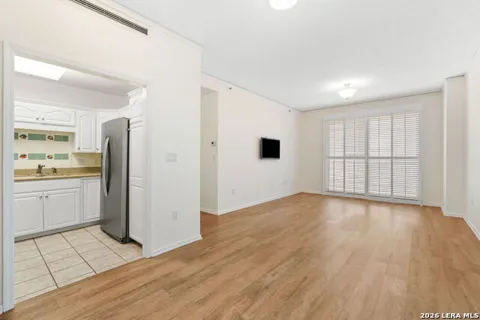 1 Towers Park Ln #1810