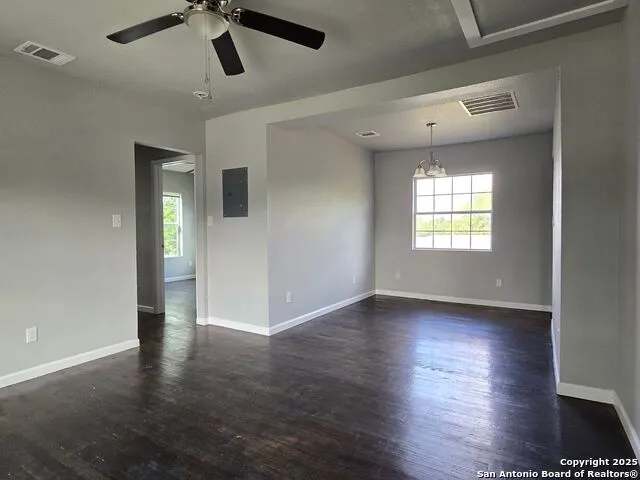 2815 S PINE ST San Antonio, TX 78210