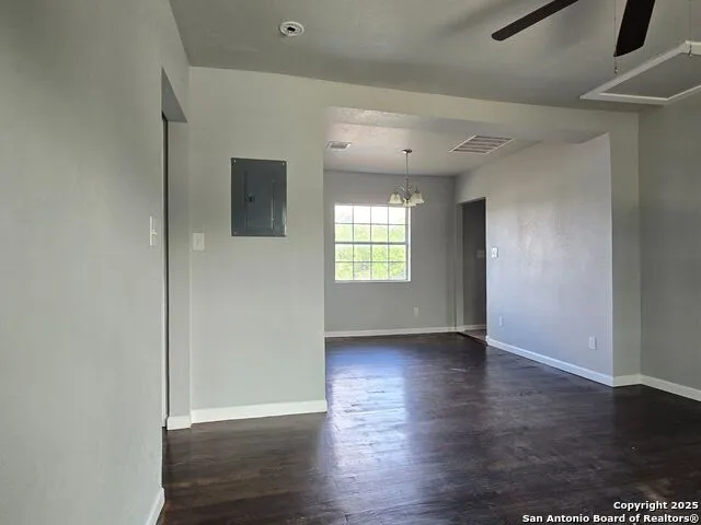 2815 S PINE ST San Antonio, TX 78210