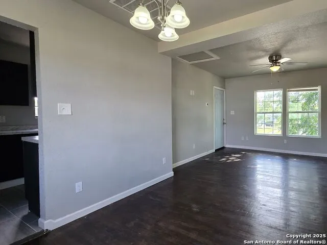 2815 S PINE ST San Antonio, TX 78210